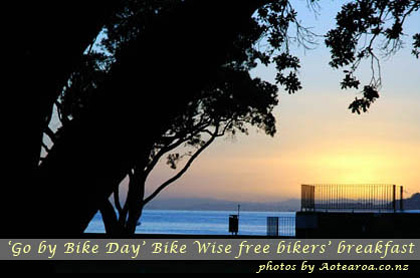 Go by bike day. Devonport - Takapuna. Devonport cycle lanes
